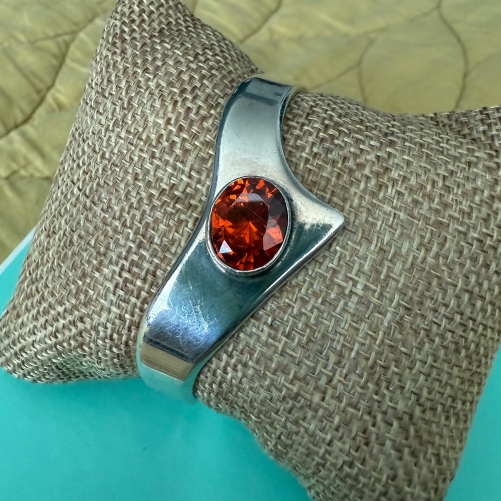 💎925 Silver Bracelet with a Beautiful Orange Gemstone 💎